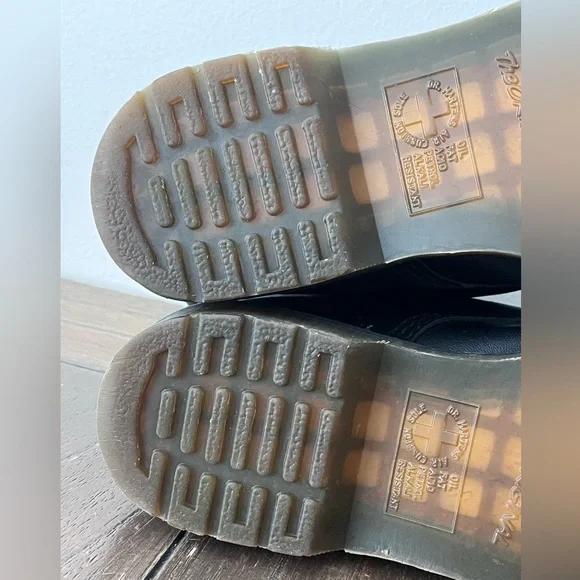 Dr. Martens 1460 Vonda Embroidered Roses Black Leather Boots Womens size 9 - Picture 11 of 11